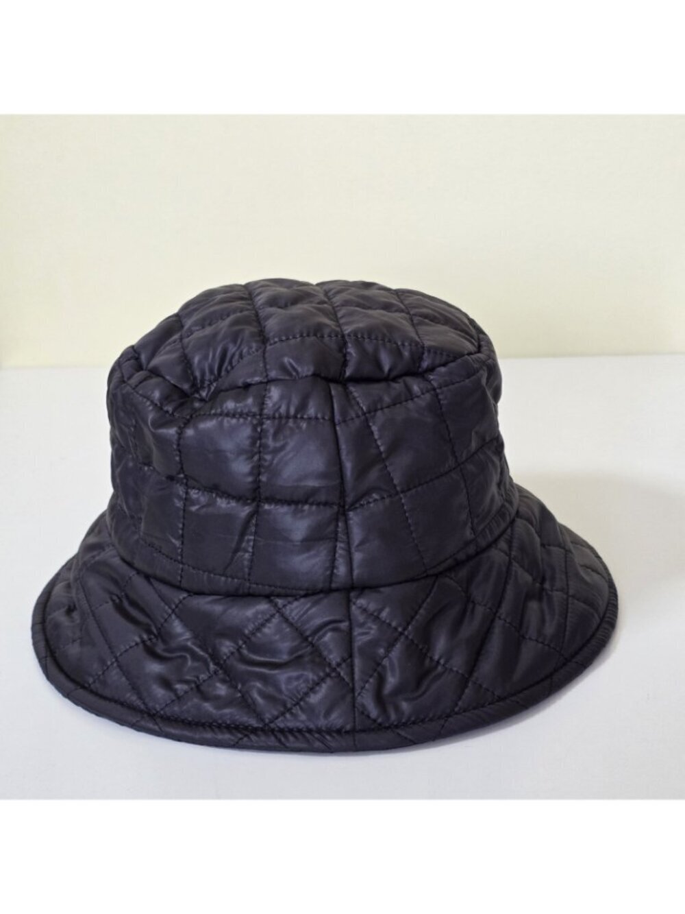 Vero Moda Puffer Quilted Bucket Hat M/ L Black Packable Edgy Eco Friendly Grunge - Picture 12 of 13
